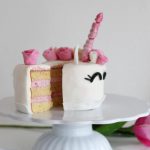 Einhorn Torte mit Fondant und Himbeer-Cocos-Creme Milchmaedchen Buttercreme Lifestyle-Blog Castlemaker