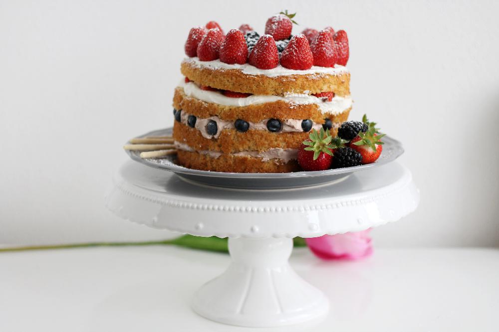 Erdbeertorte mit Schokocreme Wunderkuchen Erdbeeren Torte Foodblog Rezept Lifestyle-Blog Castlemaker