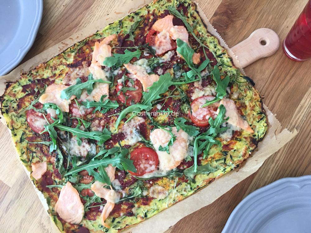 Rezept Low Carb Pizza mit Zucchiniboden - gegen die Zucchinischwemme Castlemaker Lifestyle-Blog