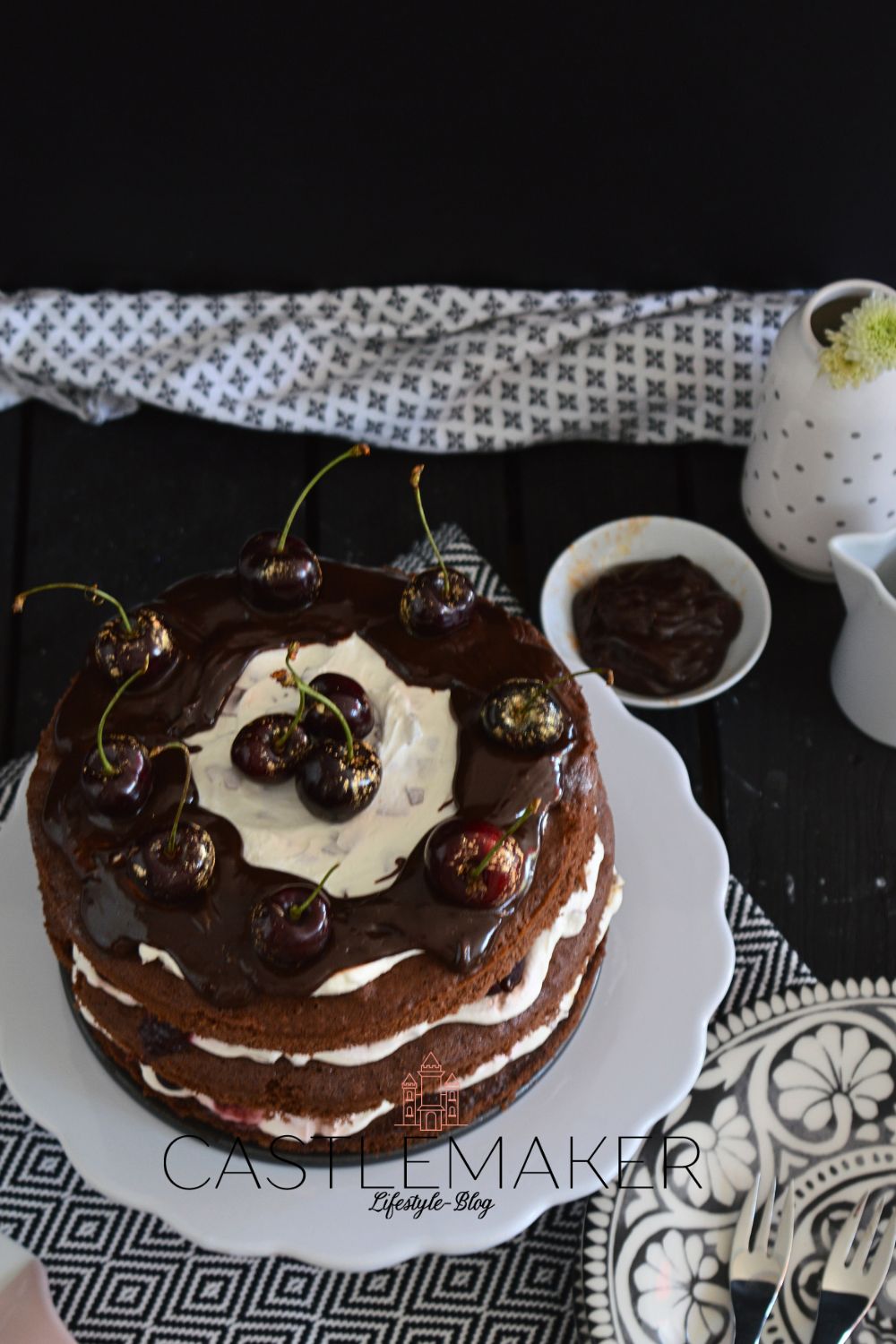 Schwarzwaelder Kirschtorte naked cake castlemaker foodblog Schwarzwald