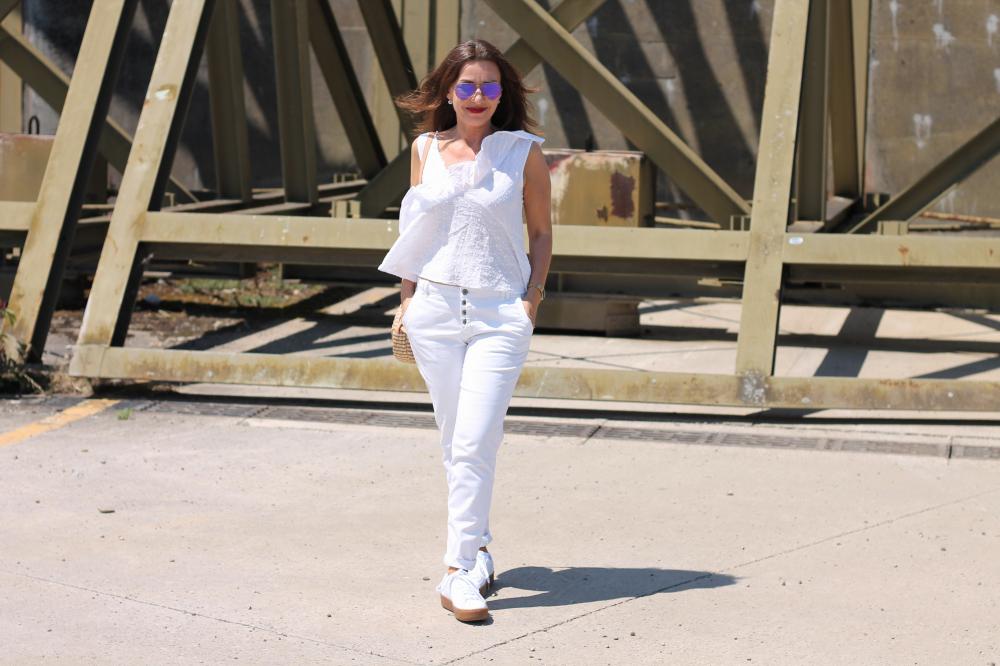 all-white trend fashion in weiss sommermode weisses outfit kombinieren Castlemaker Lifestyle-Blog