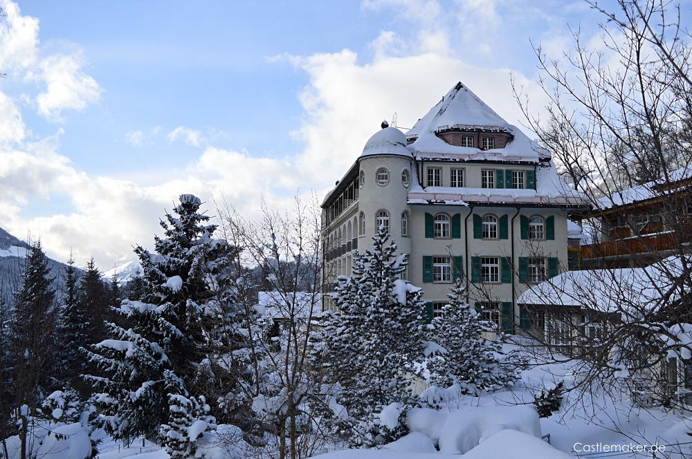 Gstaad im Winter Highlights mit Iglu-Dorf, Schlitteln im Saanenland ausflugstipps hotel Castlemaker Lifestyle-Blog Travelblog