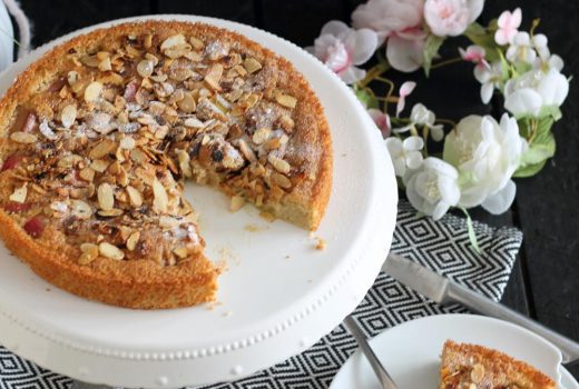 einfacher Rhabarberkuchen mit Mandelkruste Rezept Castlemaker Lifestyle-Blog Foodblog aus Baden