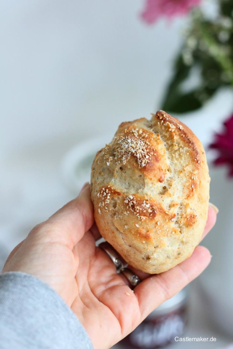 Super knusprige Krustenbrötchen - Krustis selber backen « Castlemaker ...