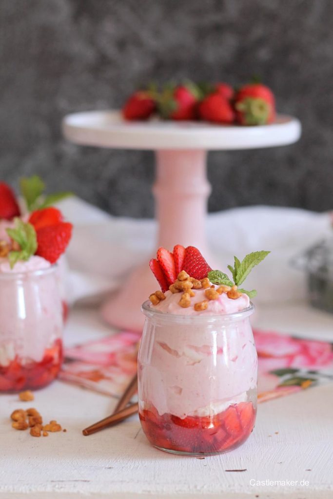 holunder-erdbeer-dessert mascarpone im glas schichtdessert castlemaker foodblog