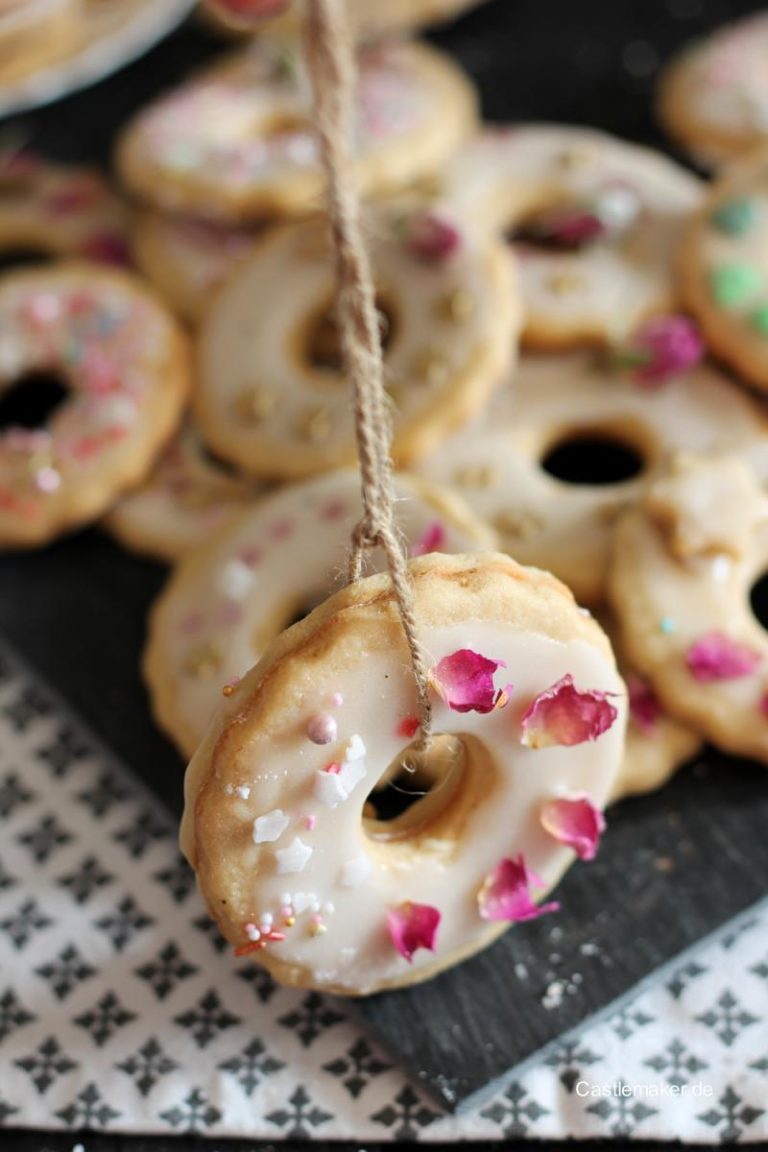 Super leckere Zitronenringe - zitronige Plätzchen mit Rosenblüten ...