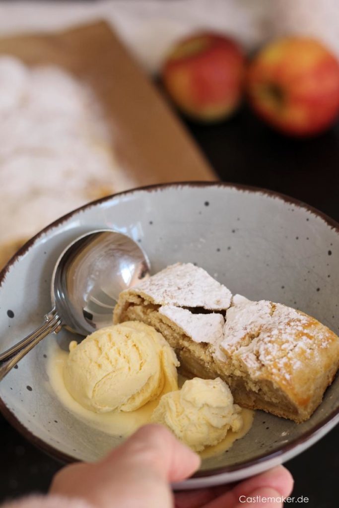 Einfacher Südtiroler Apfelstrudel mit Mürbeteig « Castlemaker Foodblog ...