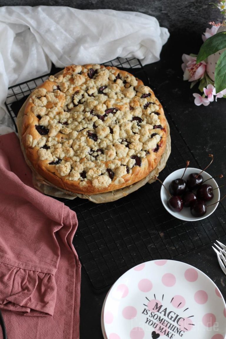 Saftiger Schwarzwälder Kirschkuchen mit Streuseln « Castlemaker ...