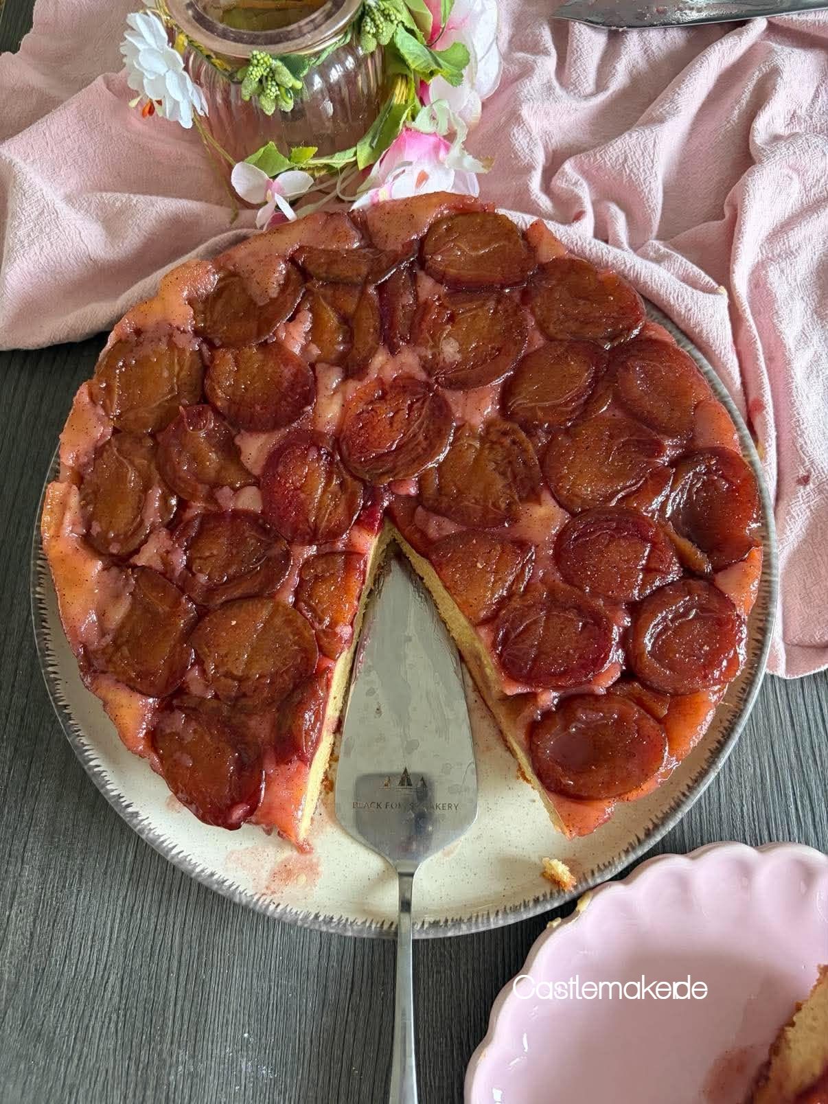 upside-down pflaumenkuchen zwetschgenkuchen castlemaker
