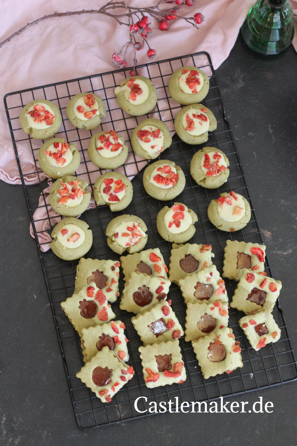 strawberry matcha cookies erdbeer-matcha-plaetzchen rezept castlemaker